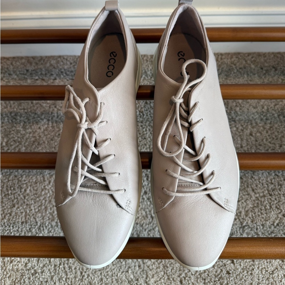 ECCO Women's Gillian Leather Sneakers